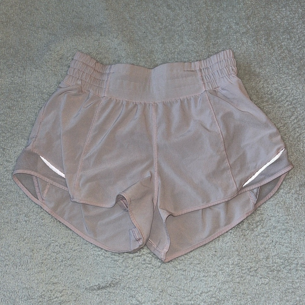 Lululemon Hotty Hot Shorts - High rise, 2.5 inch inseam